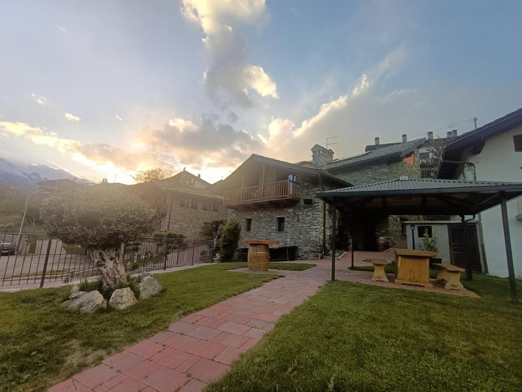 Willa Le Temps Retrouve - Casa Tipica Con Giardino Villeneuve Zewnętrze zdjęcie
